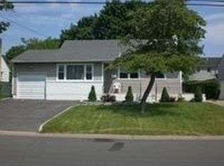 227 Kellum St, West Babylon, NY 11704