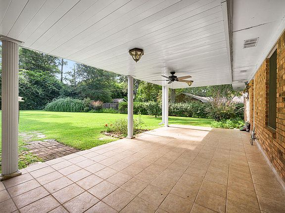 4th image of 810 Chinquapin Dr