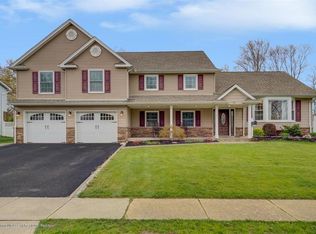 14 Forrest Hill Dr, Howell, NJ 07731