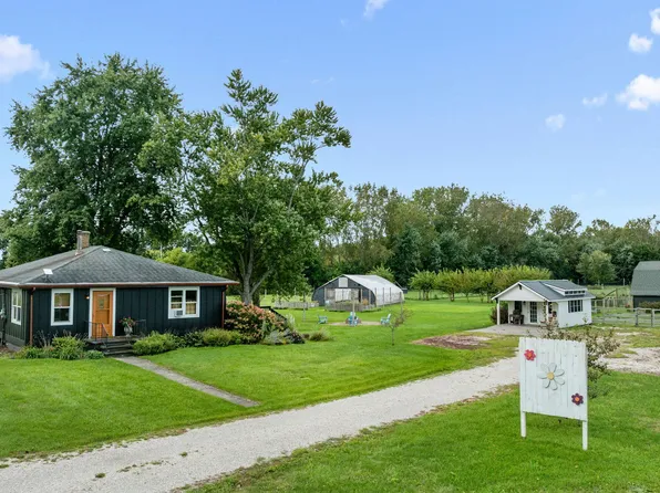 9962 Holden Rd, Baroda, MI 49101