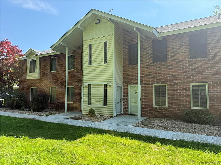 5 Laramie Ct #5 — Photo 1