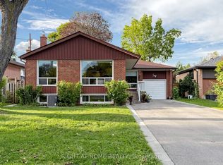 202 Waterloo Ave, Toronto, ON M3H3Z2