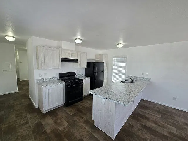 3 bed, 1056 sqft, $1,800 — Photo 4