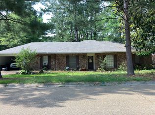 1213 Manchester Dr, Clinton, MS 39056