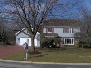 10S238 Argonne Ridge Rd, Willowbrook, IL 60527