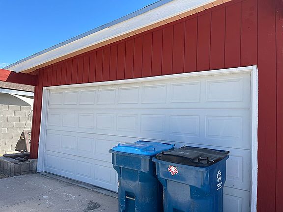 2nd image of 600 Mayfield St