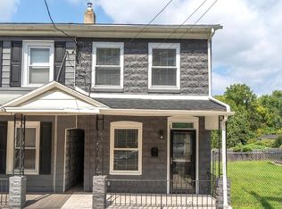 34 Maple St, Conshohocken, PA 19428