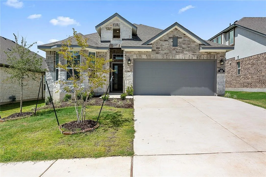 3 bed, 2.0 bath, 1968 sqft, $2,350 — Photo 2