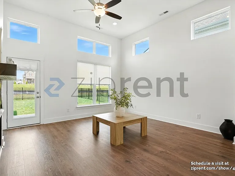 203 Hudson Dr — Photo 8