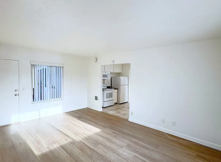 7791 Linda Vista Rd — Photo 12