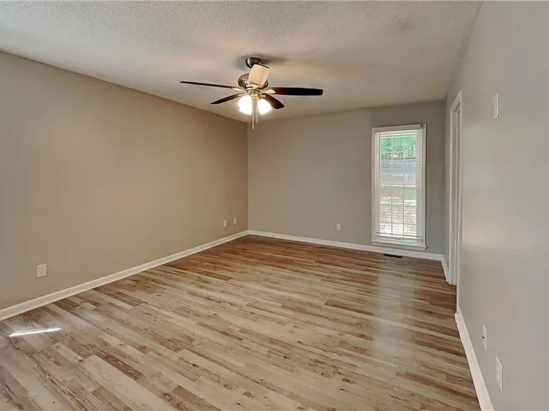 3912 Sharpel Ln NW — Photo 6
