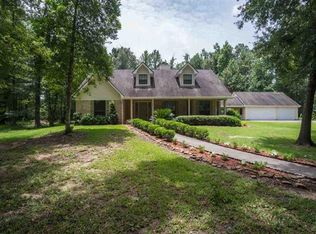 319 Creekside Loop, Sour Lake, TX 77659