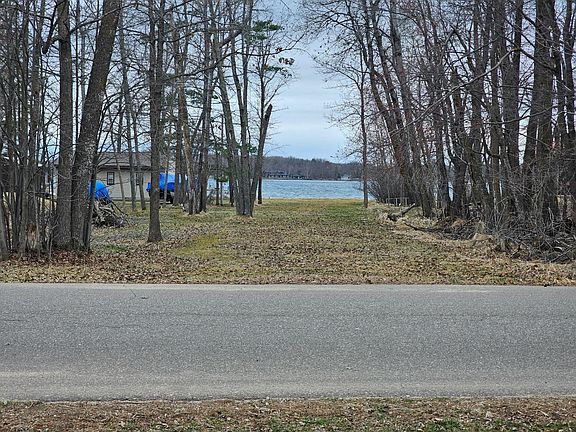 3rd image of 16538 Brighton Point Rd