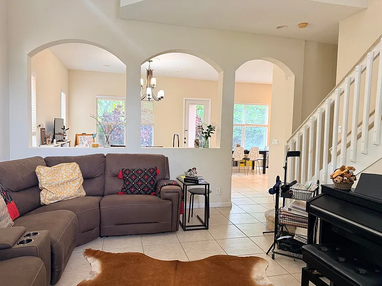 17 Country Lake Cir — Photo 9