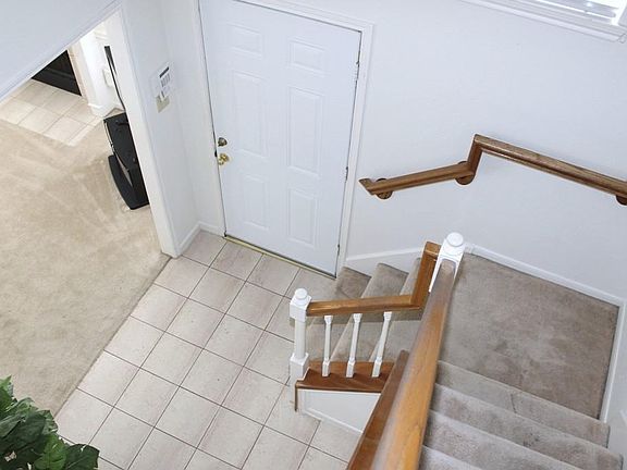 Light and bright Entry