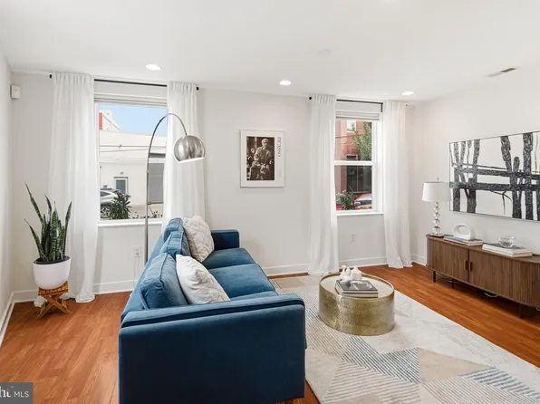 2015 Martha St, Philadelphia, PA 19125