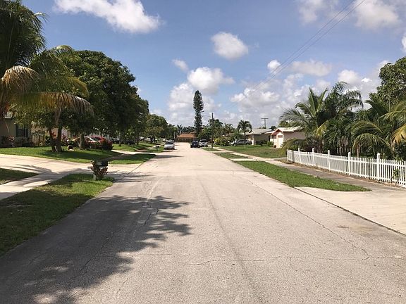 4th image of 2146 SW 13th St