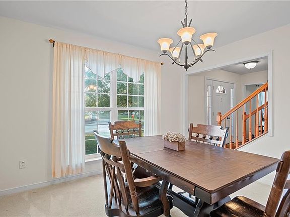 5th image of 268 Scotch Pine Dr