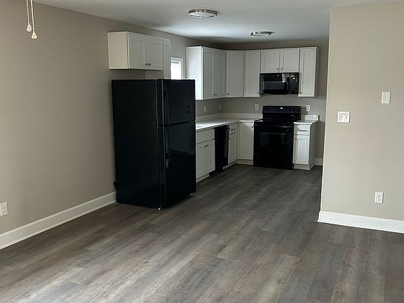 3rd image of 518 W 24 1/2 St
