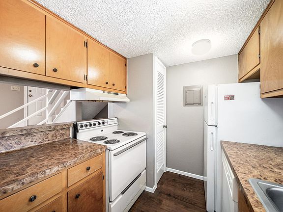 5th image of 912 W 22nd 1/2 St #F