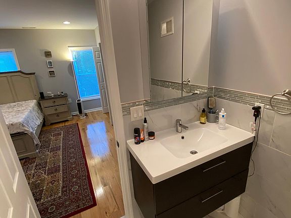 Full bath in the master Bedroom