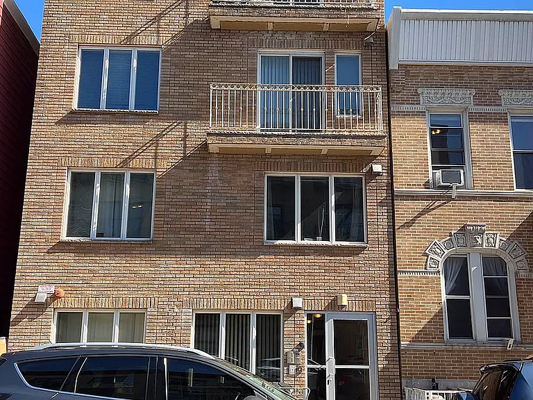 31-63 38th St #3B — Photo 1