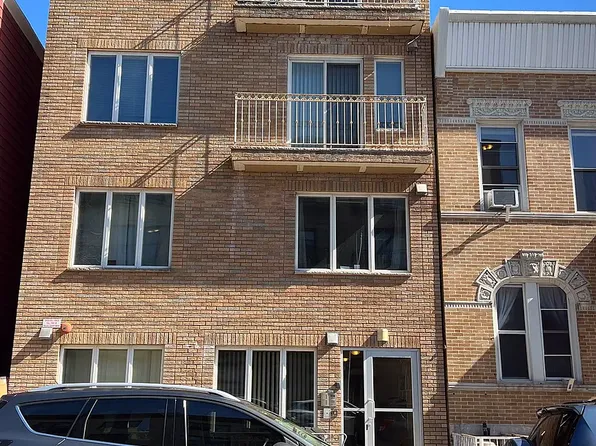 31-63 38th St #3B, Astoria, NY 11103