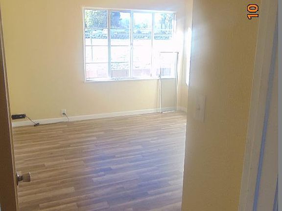 3rd image of 44087 Palm Ave
