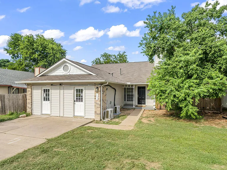 Roundrock Home Entrance