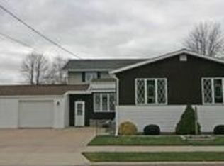 2720 Jackson St, Two Rivers, WI 54241