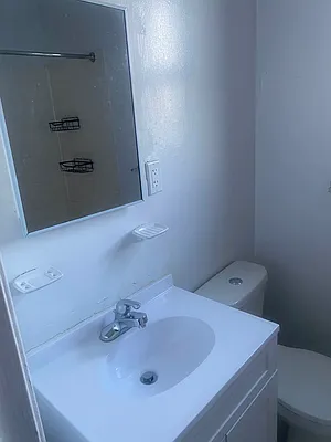 Rented by Voro Purple LLC | media 6