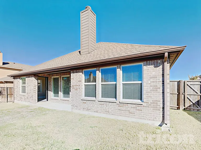513 Alice Ln — Photo 15