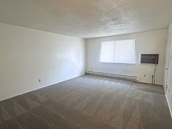 4th image of 2119 Marigold St APT 4