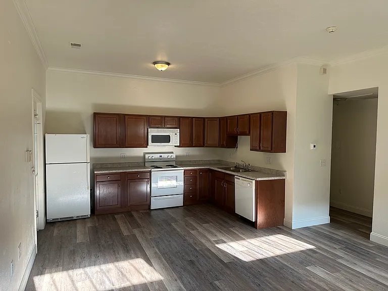 4006 Freedom Hwy #2 — Photo 2