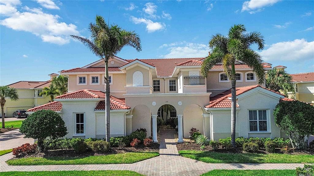 133 Bella Vista Ter #32C