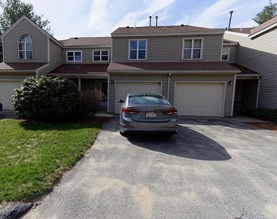 1st image of 4 Woodcrest Dr #4