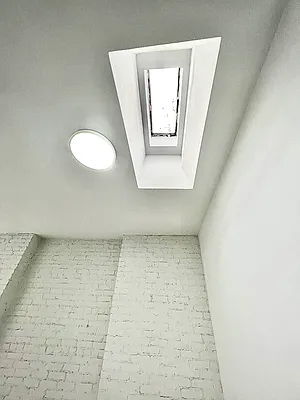 Rented by Bond New York | media 19