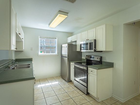 4th image of 2769 Westbrook Ct