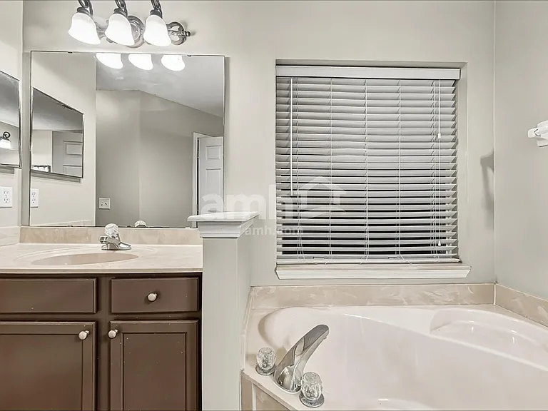 1379 Samantha Cir E — Photo 13