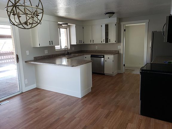 5th image of 771 E Panorama Dr