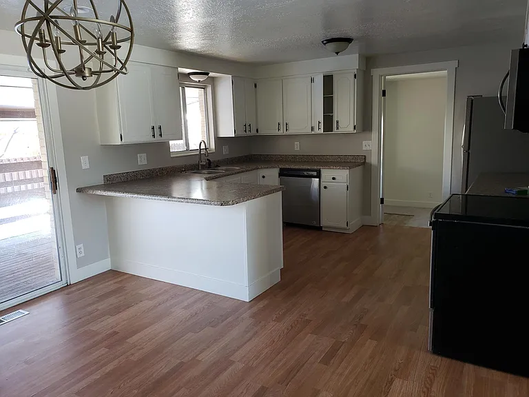 771 E Panorama Dr — Photo 5
