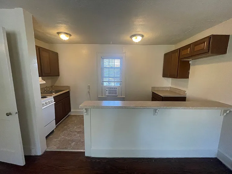 126B Suffolk Ave — Photo 7
