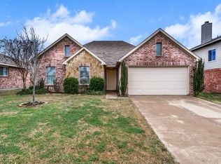 230 Hilltop Dr, Justin, TX 76247