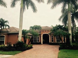 7520 Treeline Dr, Naples, FL 34119
