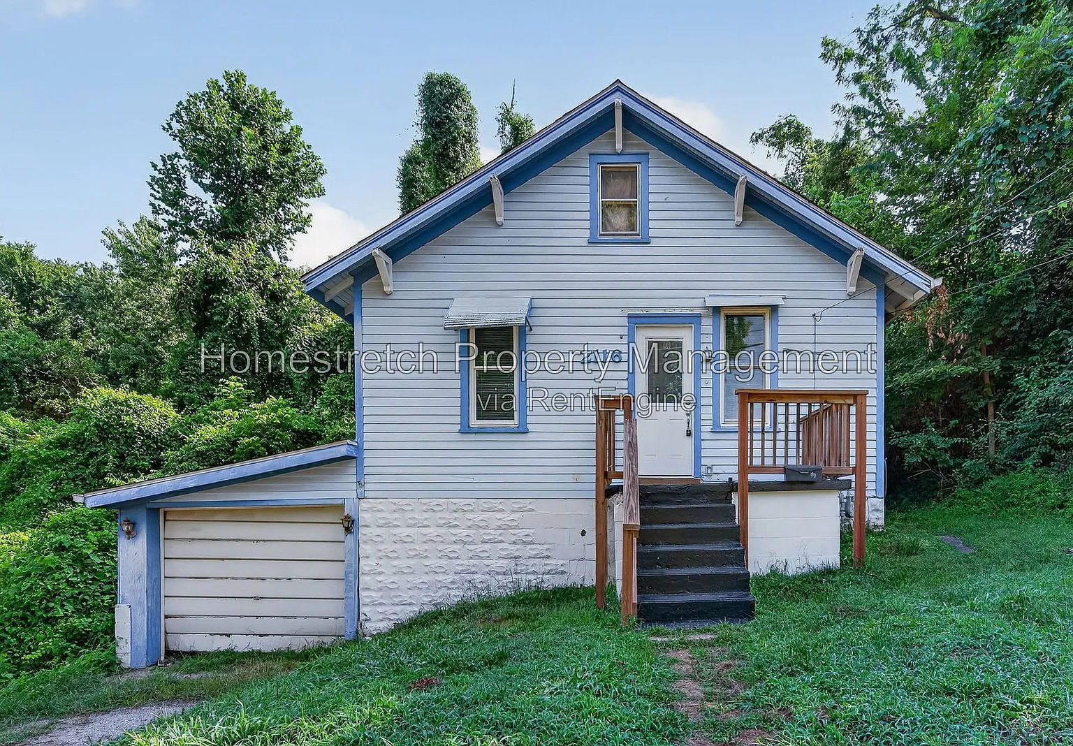 2 bed, 1.0 bath, 780 sqft, $899 — Photo 1