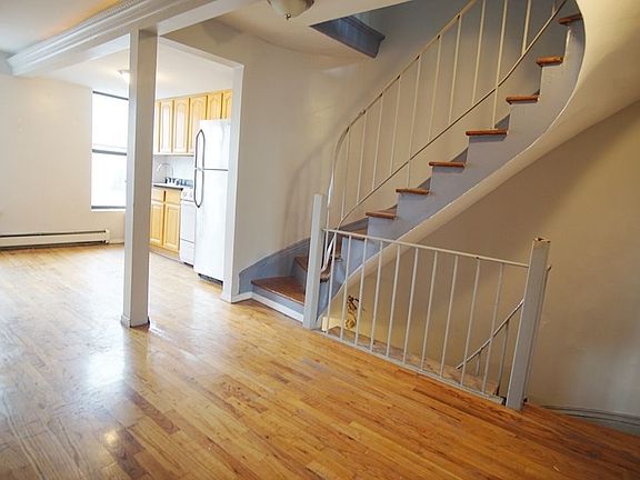 4th image of 521 Lafayette Ave #3A