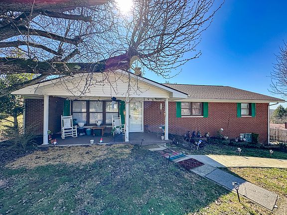 4th image of 402 Rosedale Ave