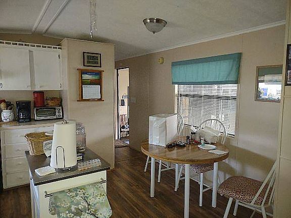 3rd image of 1283 Fir Dr #103