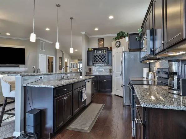 7389 Devonshire Dr, Alexandria, KY 41001