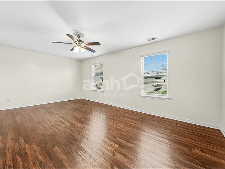 203 Bushwood Dr — Photo 9